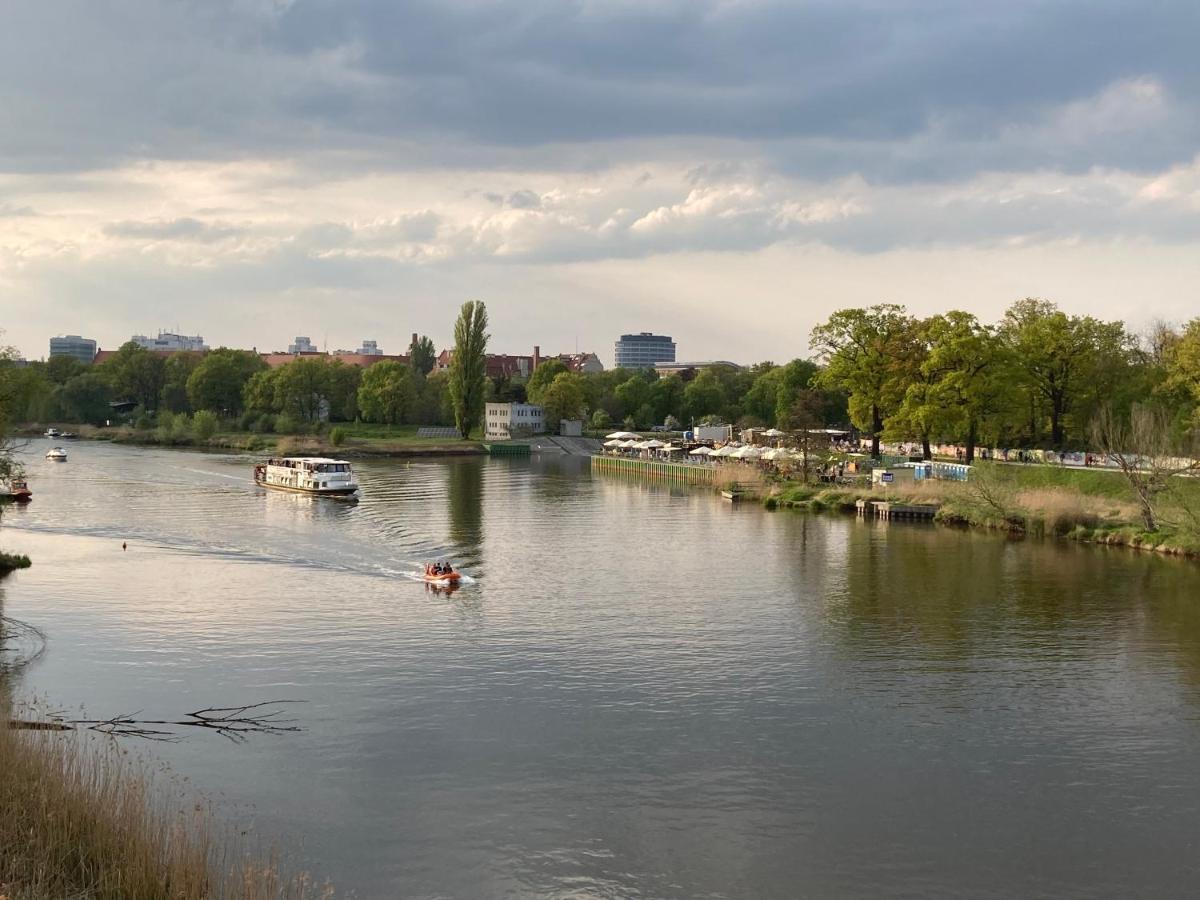 Apartament Na Grobli, Przy Kladce Zwierzynieckiej Wroclaw Luaran gambar