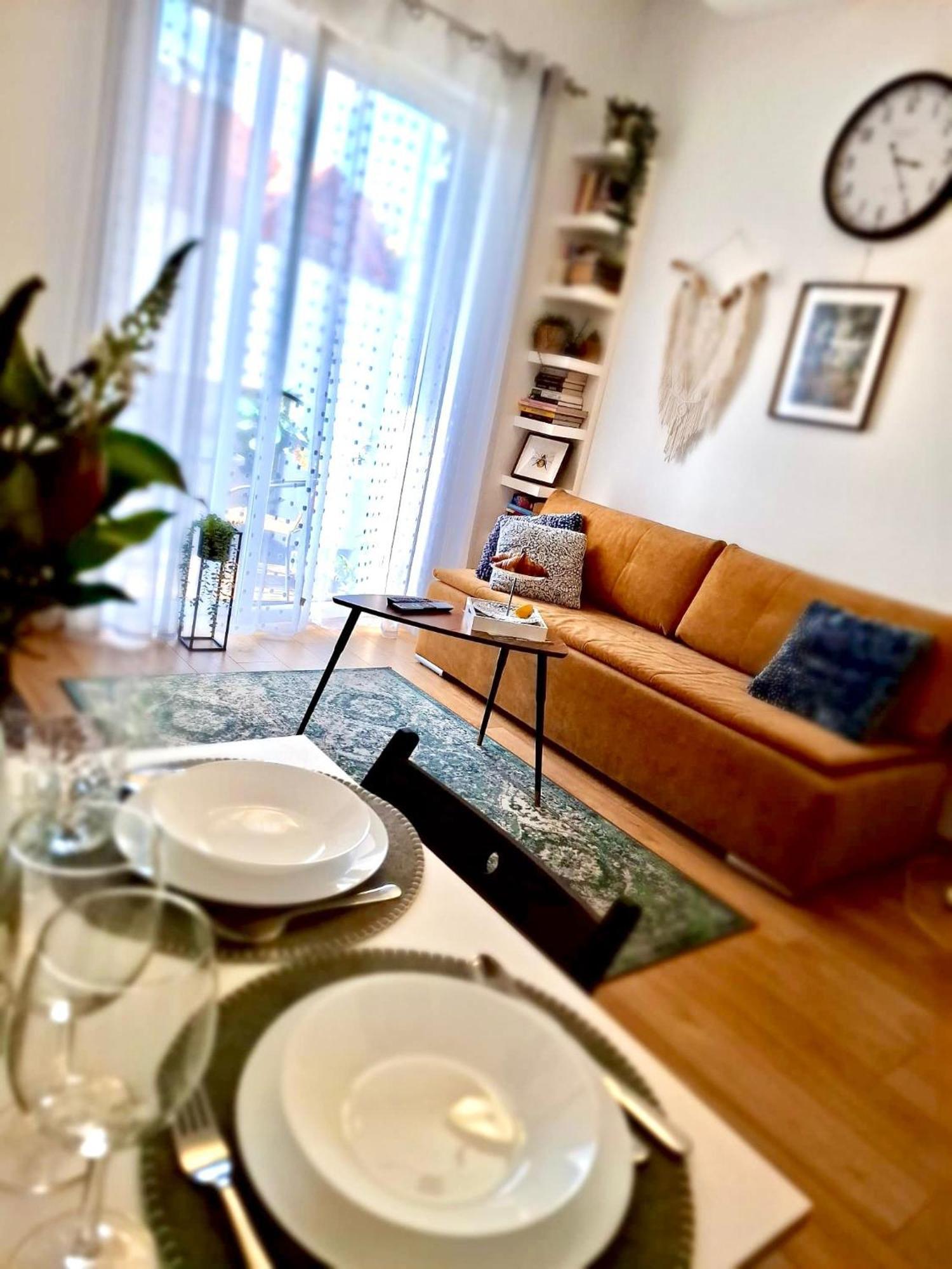 Apartament Na Grobli, Przy Kladce Zwierzynieckiej Wroclaw Luaran gambar